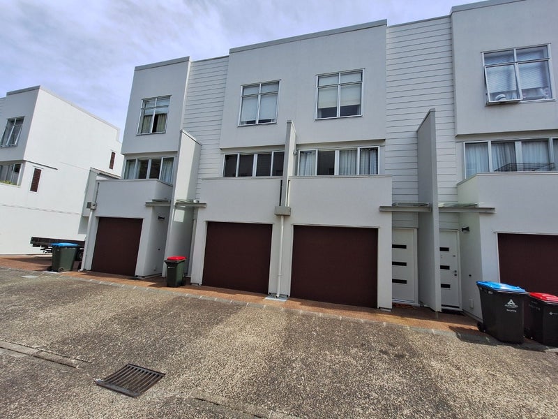Mount Eden, 2 bedrooms64592025720193110