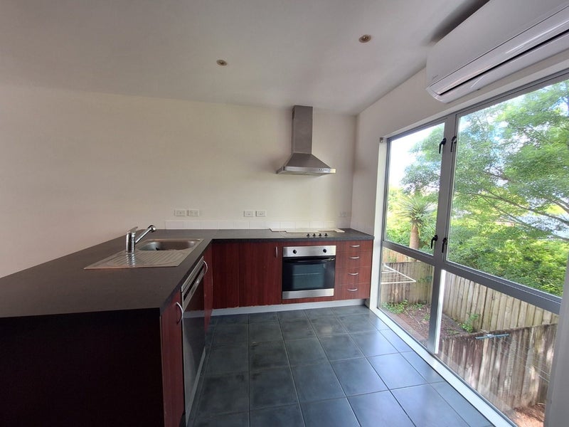 Mount Eden, 2 bedrooms64592025720193112