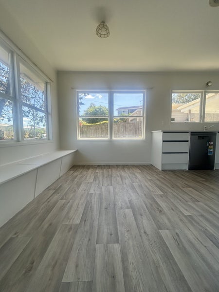 Hillcrest, 3 bedrooms64592134006530113