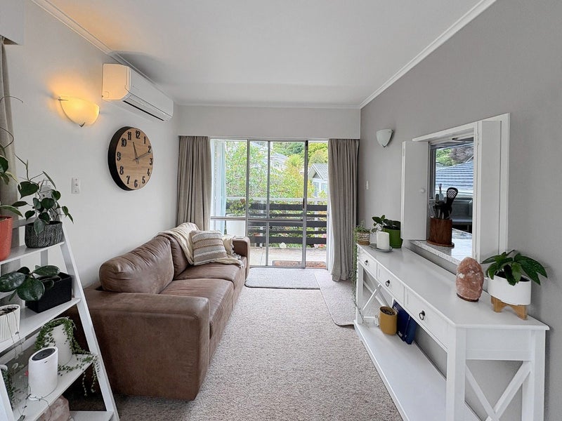 Saint Johns Hill, 3 bedrooms64592134021123114