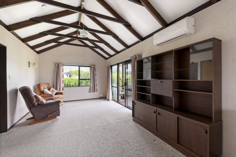 Comfort, Charm, and Potential in Oxford64592327362947112