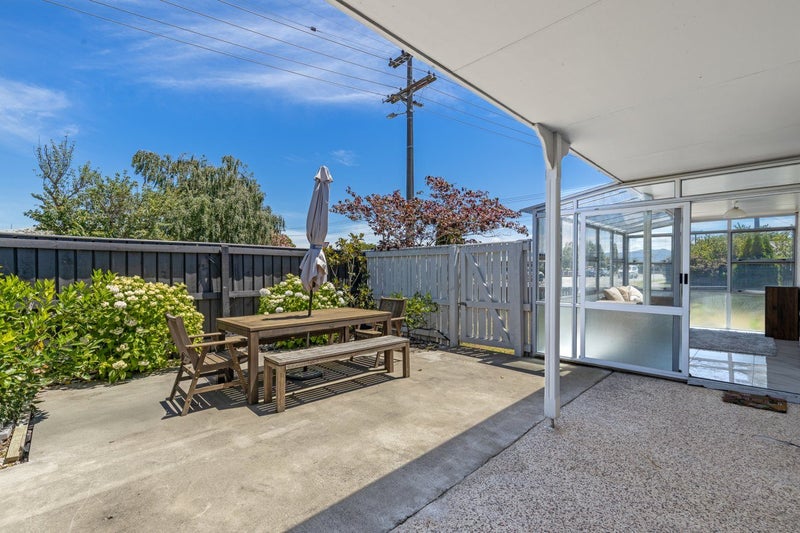 Big on Personality, Easy on the Eyes!64592424715907112