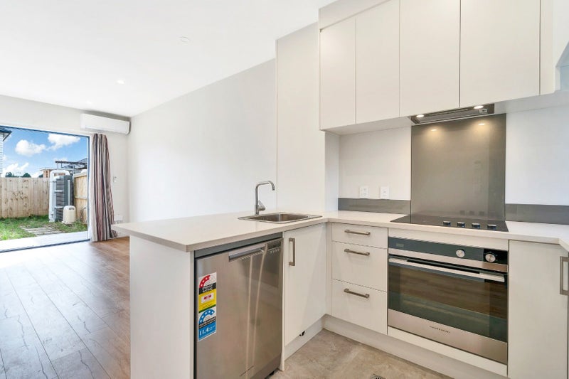 Henderson, 3 bedrooms64592424732673112