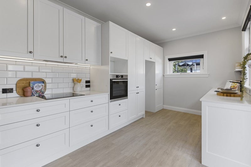 Beautifully Updated Charming Character Home64592520987522111