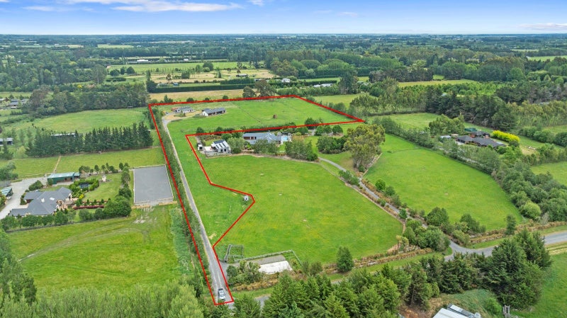 Scale, modern comfort, outstanding location64592617148291112