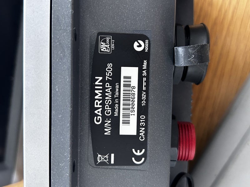 Garmin 750s GPS fishfinders (twin set up) Carousel 6