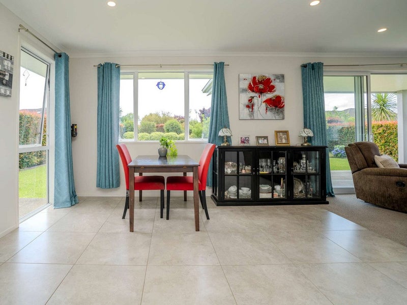 EASY LIVING, SUPER CONVIENT LOCATION64592521128066114