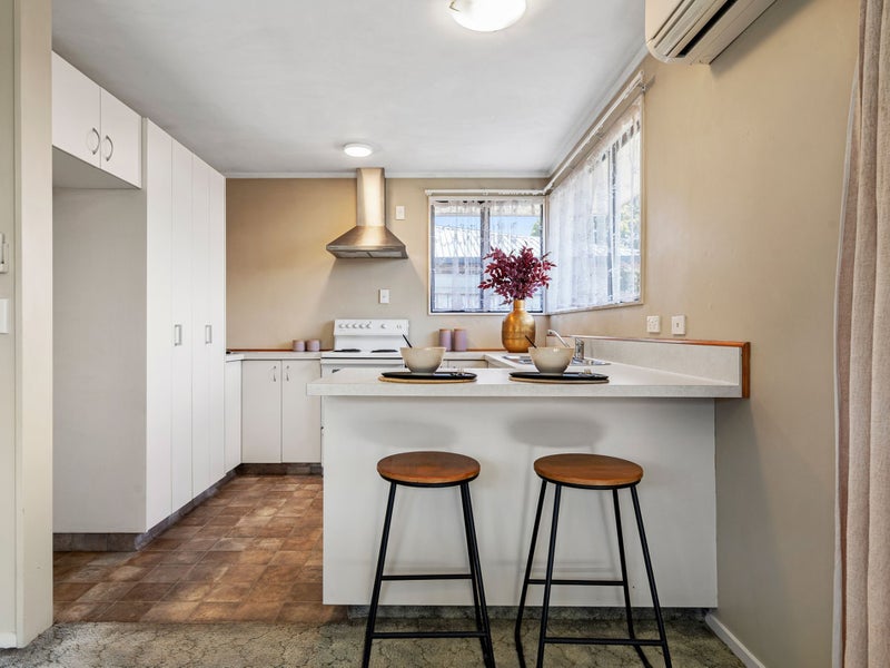 Easy as 1,2,3! Your Townhouse Find!64592617097857112