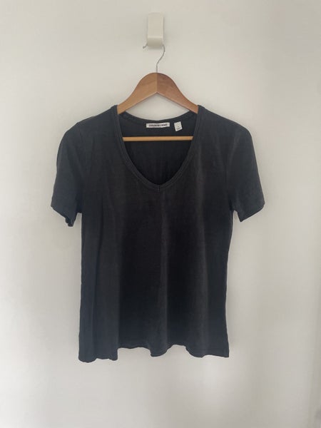 Country road linen t-shirt size small Carousel 1