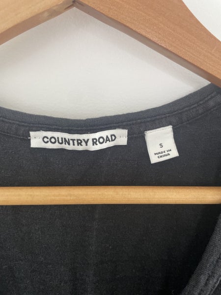 Country road linen t-shirt size small Carousel 3