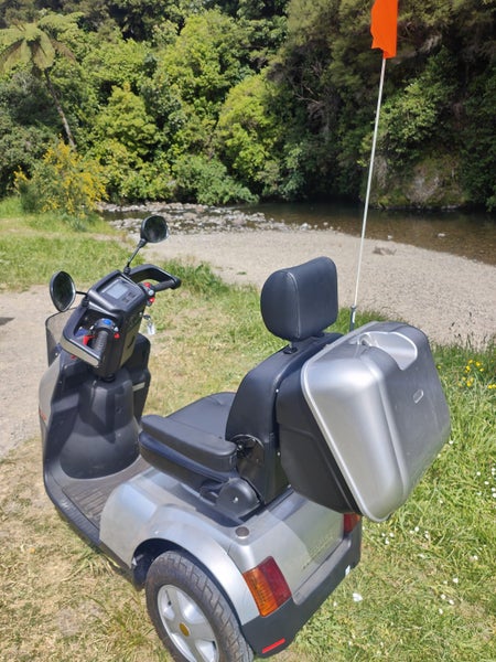 AFIKIM S3-One of the best rides available!!! Lithium Iron Phosphate (LiFePO4). Carousel 5