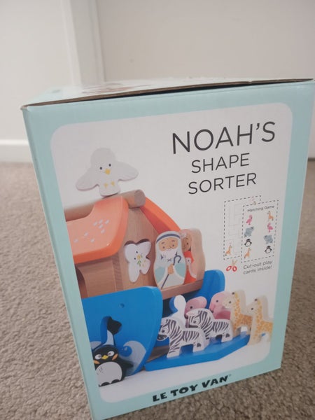 Le Toy Van - Wooden Noah's Shape Sorter Carousel 2