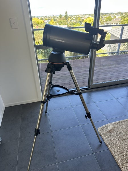 TELESCOPE CELESTRON Computerized Telescope Model #22097 Carousel 7