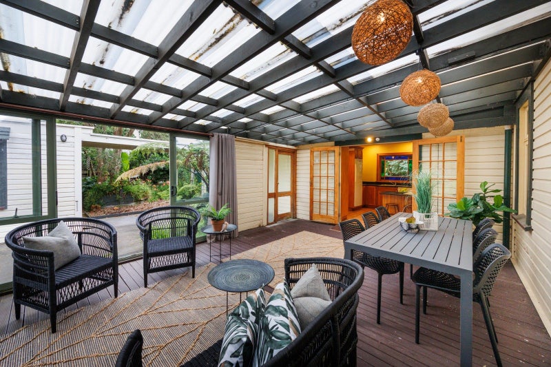 Beauty, charm, and enduring appeal64592918718722113