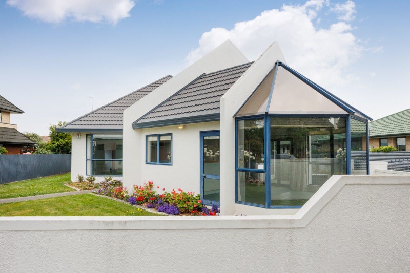 Central townhouse with 911m2 land64593721688577112