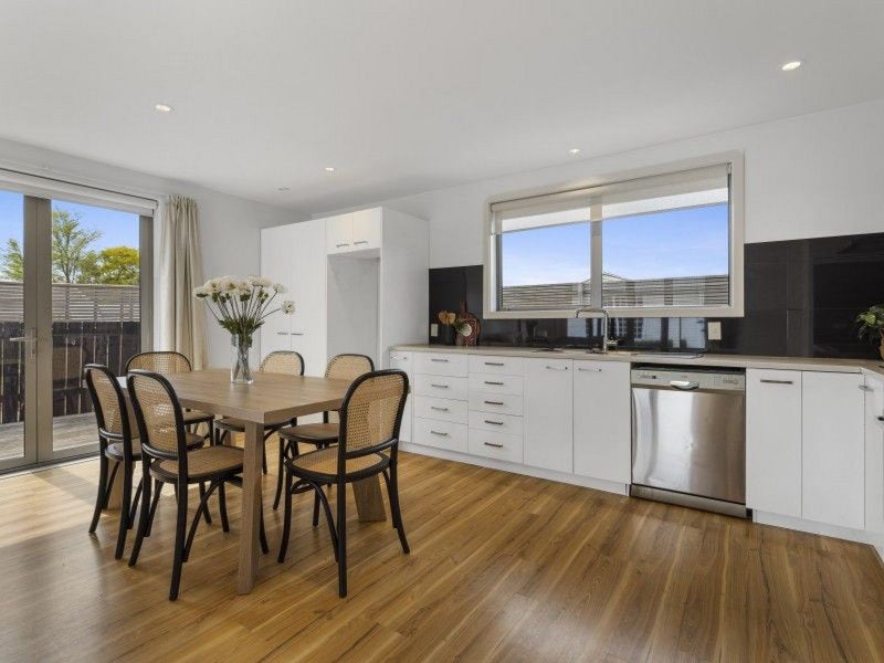 Hoon Hay, 4 bedrooms64593111293953111