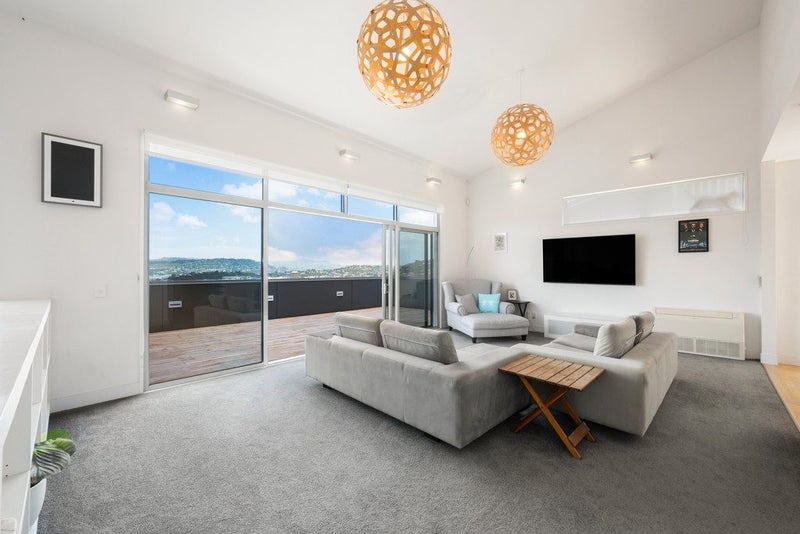 Sun-soaked retreat64593111435521113