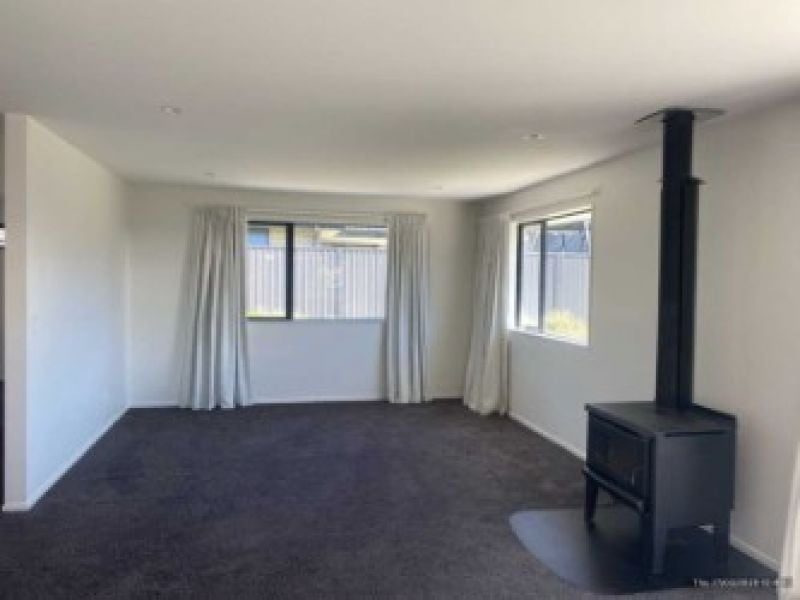 Cromwell, 3 bedrooms64593207880961113