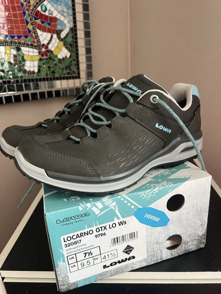 LOWA Locarno GTX Womens size 9.564593440312194112