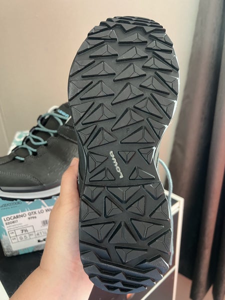 LOWA Locarno GTX Womens size 9.564593440312194111