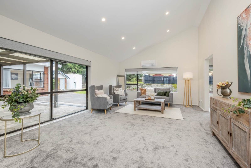 Spacious Living Meets Coastal Convenience: You...64593415665025112