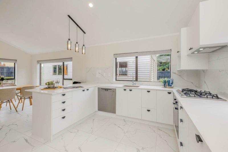 Spacious Living Meets Coastal Convenience: You...64593415665025113