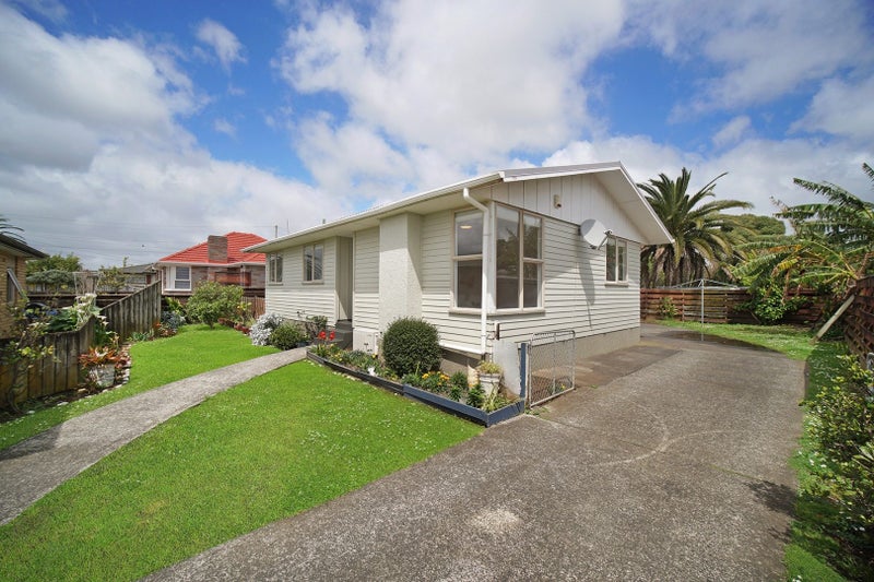 Mangere East, 3 bedrooms64593415687553110