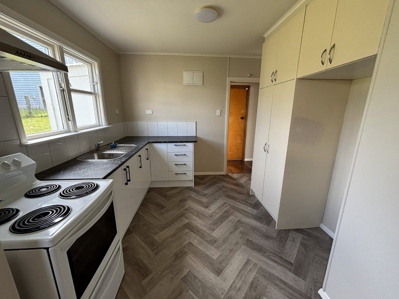 Cannons Creek, 3 bedrooms64593514022786111