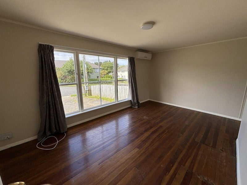 Cannons Creek, 3 bedrooms64593514022786114