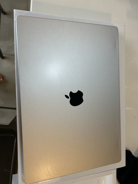 16 inch Macbook Pro 16GB Memory 1TB SSD64593648871427111