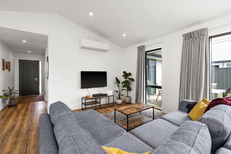 Outstanding Value64593819026819114