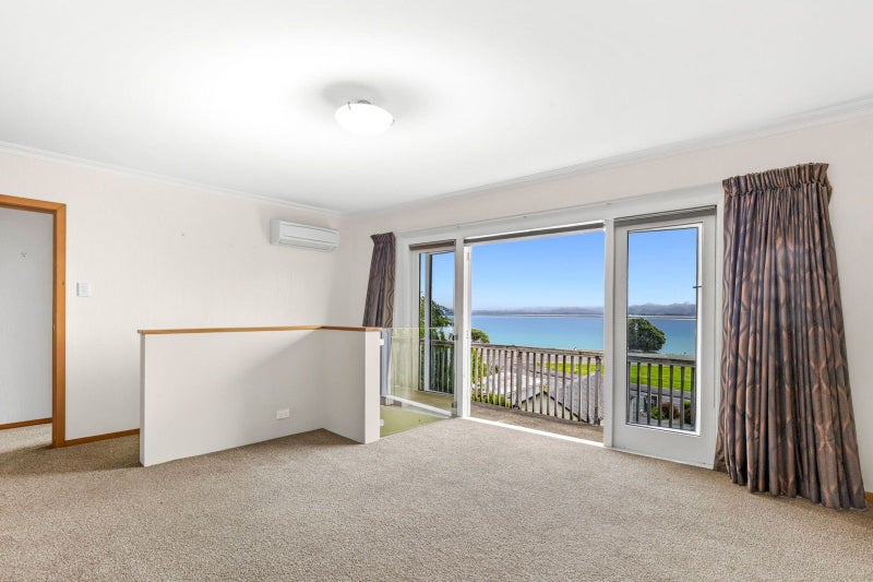 Sea Views, Space & Opportunity!64593819162626112