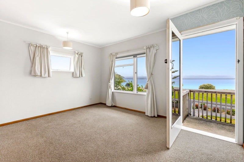 Sea Views, Space & Opportunity!64593819162626113