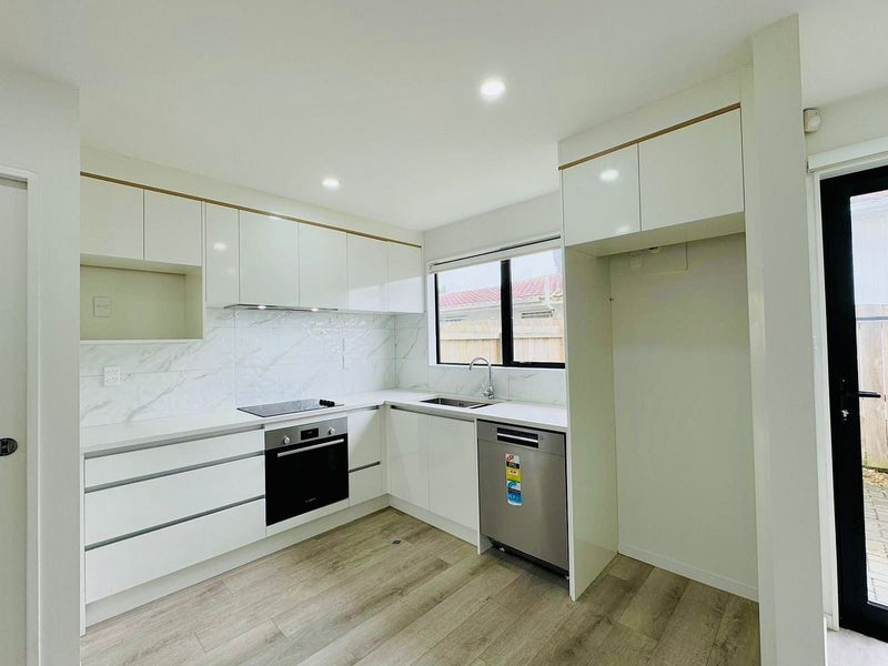 Manurewa, 3 bedrooms64593819147266111