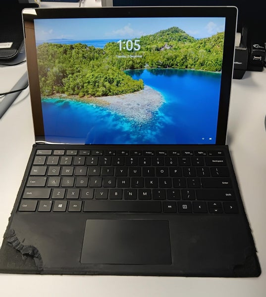 Microsoft Surface Pro 7 – Windows 11 + Keyboard Carousel 1