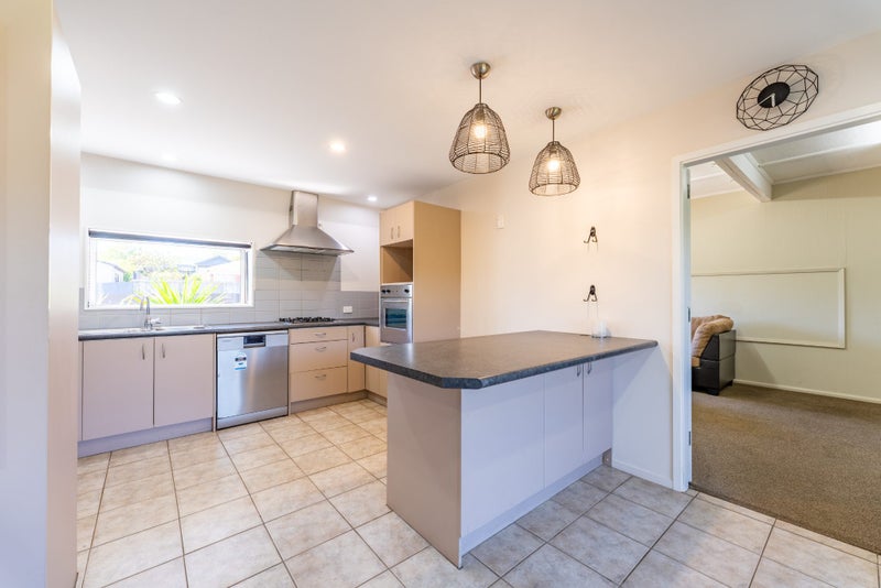 Space. Sunshine. Sorted.64594015595649111