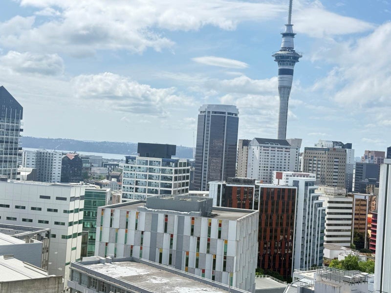 Great Layout + Amazing Views64594015706754112