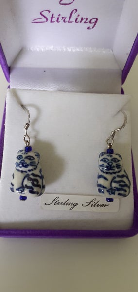 Murano Glass Cat Bead Earrings Carousel 1