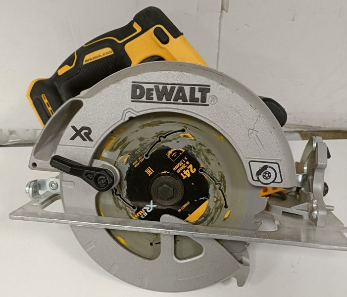 DEWALT 18V 184MM CIRCULAR SAW #A18105233-1 Carousel 1
