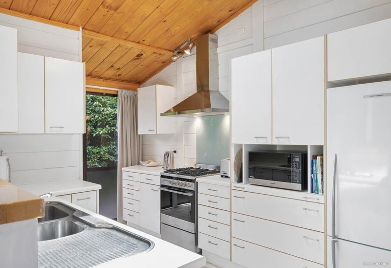 Saint Heliers, 3 bedrooms64594508393345111