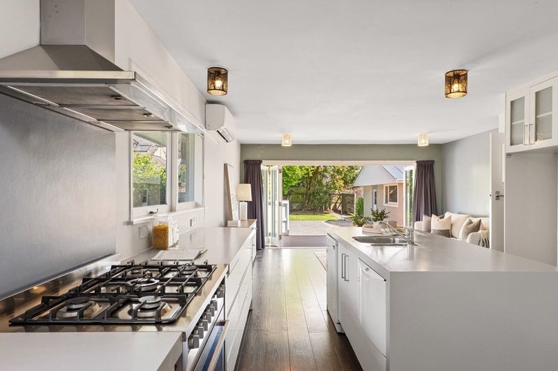 Elevated Living, Elite Location64594805580033113