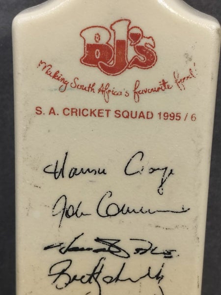 Cricket bat autographed South Africa Proteas 1996-96 Carousel 2