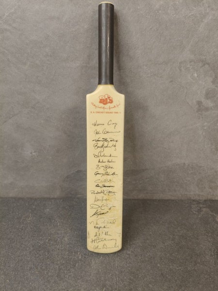 Cricket bat autographed South Africa Proteas 1996-96 Carousel 1
