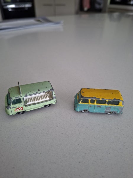 2 x Matchbox toys Carousel 1
