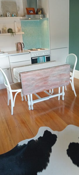 Vintage distressed table & chair set64595235111298110