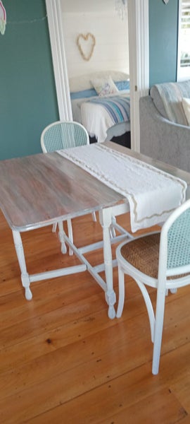 Vintage distressed table & chair set64595235111298111
