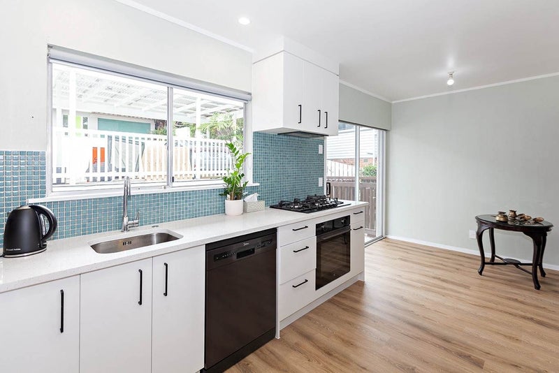 Blockhouse Bay, 3 bedrooms64595198055297111