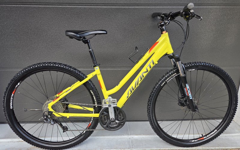 Avanti Discovery 3 - Medium Frame - Good Condition Carousel 1