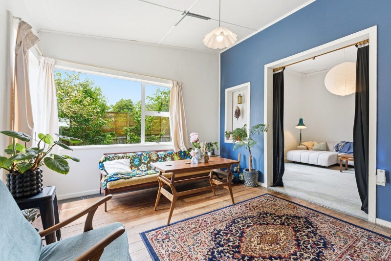 Character Villa on a Classic Quarter Acre!!64595591146114113