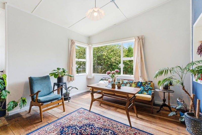 Character Villa on a Classic Quarter Acre!!64595591146114114